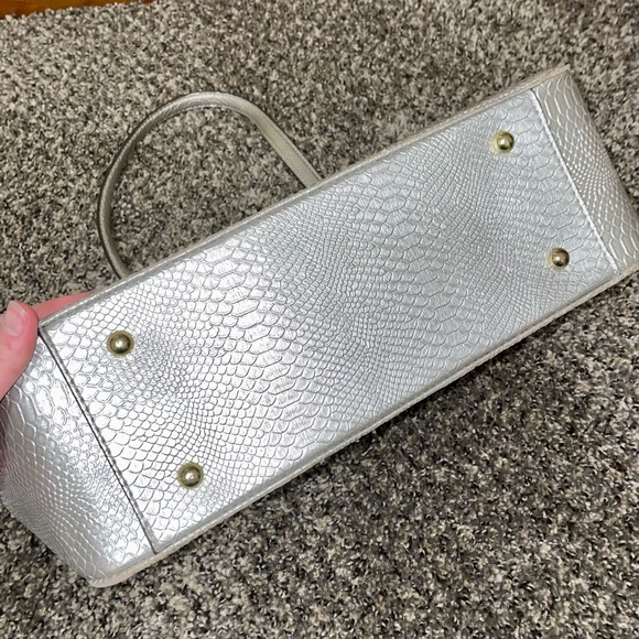 Anne Klein Silver Scale Leather Shoulder Bag - Picture 8 of 8